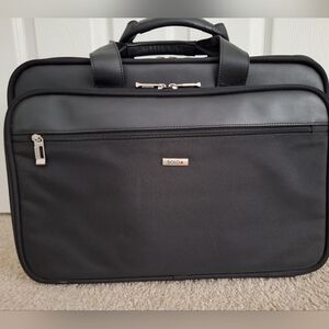 SOLO Laptop Briefcase